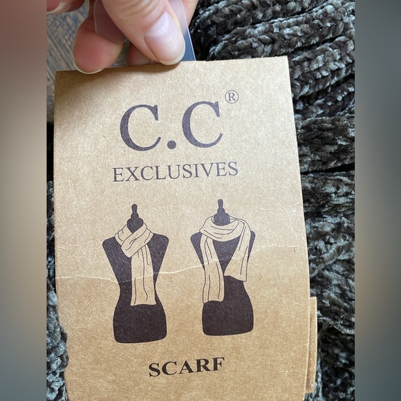 CC hat and scarf Olive NWT - Picture 4 of 13